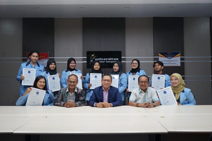 9 Mahasiswa UBL Sabet Penghargaan Internasional di Rusia